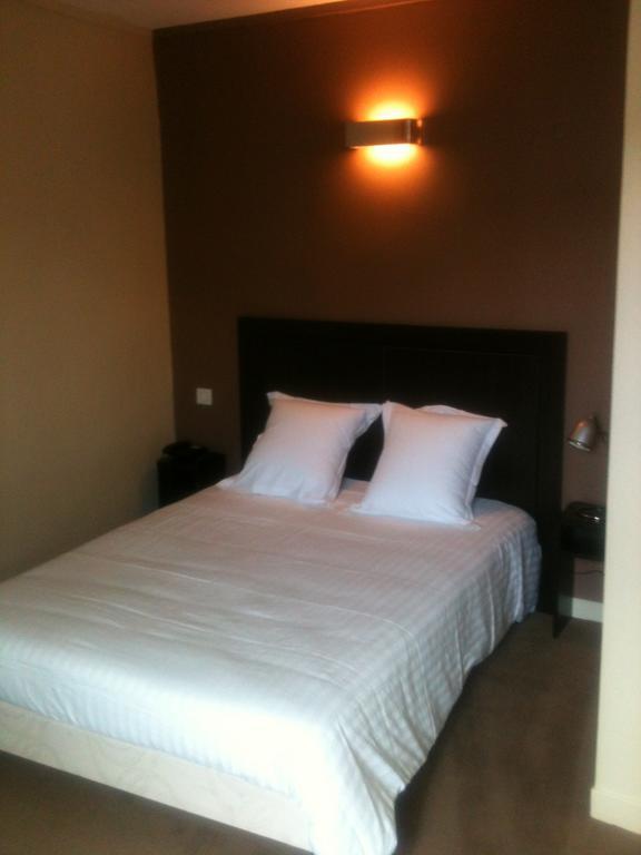 Le Central By Santat ! Bellac Room photo