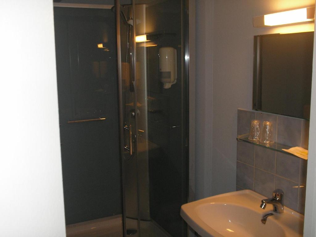 Le Central By Santat ! Bellac Room photo